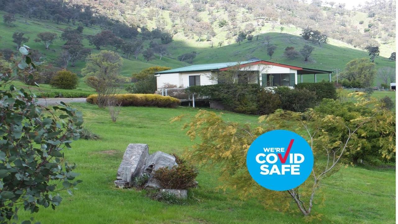 Elm Cottage Tumut Exterior photo