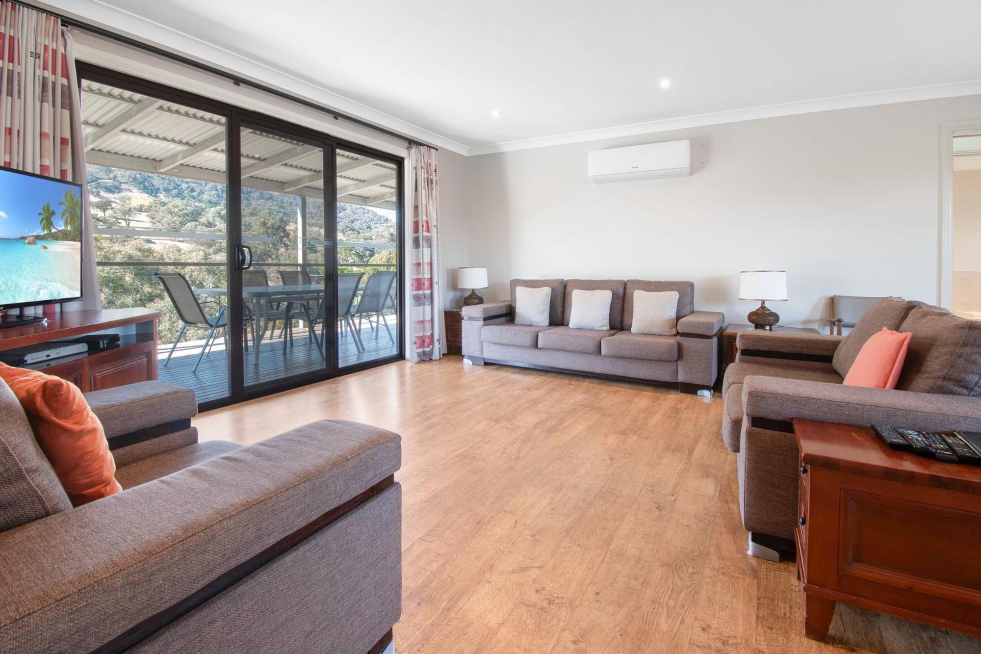 Elm Cottage Tumut Exterior photo
