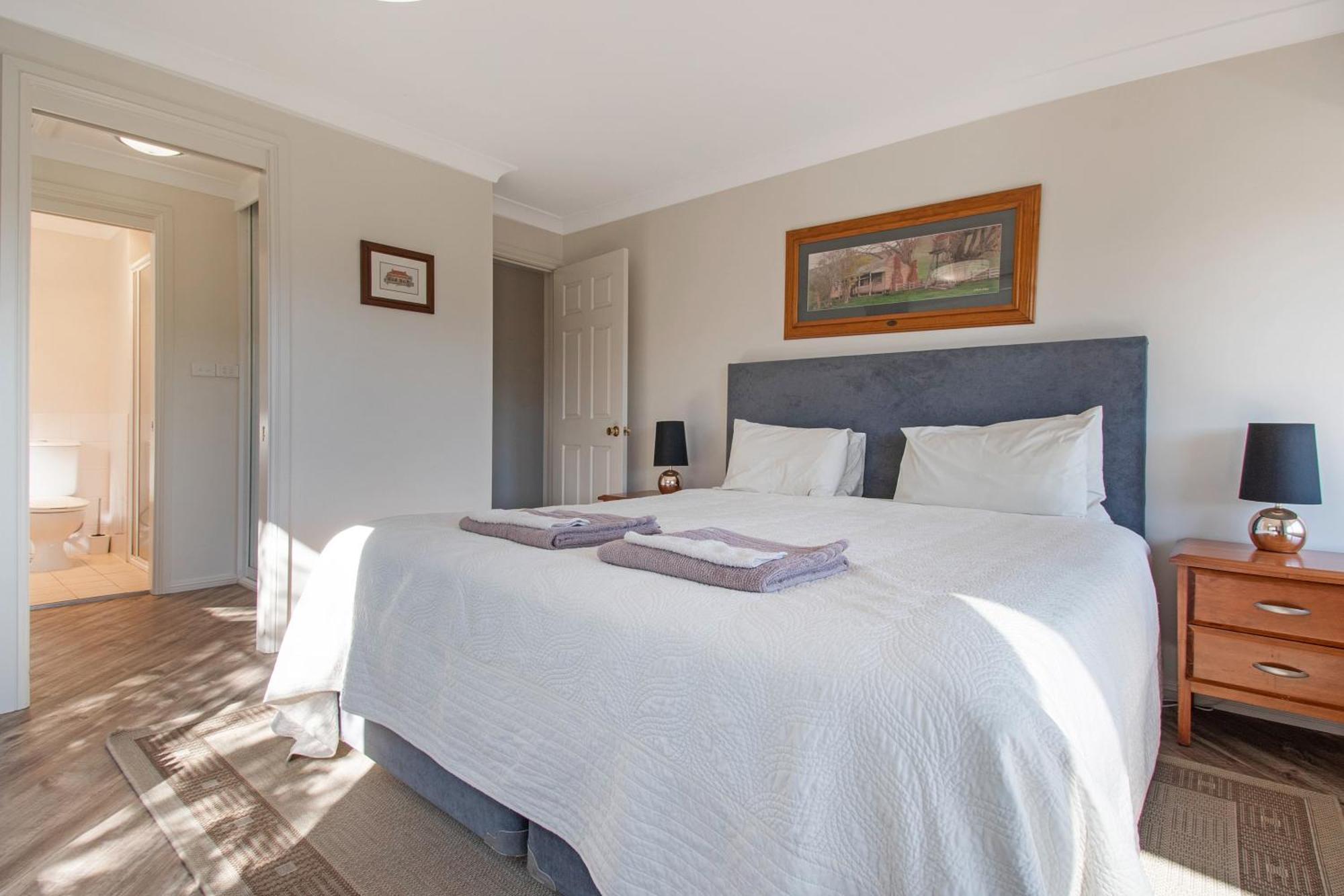 Elm Cottage Tumut Exterior photo