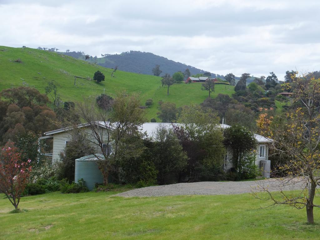 Elm Cottage Tumut Exterior photo